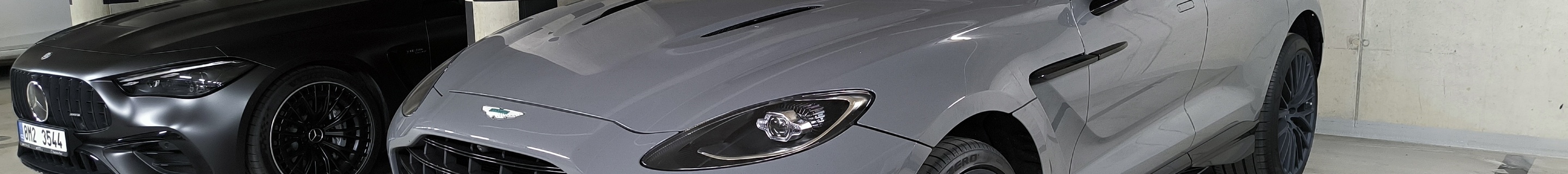 Aston Martin DBX707