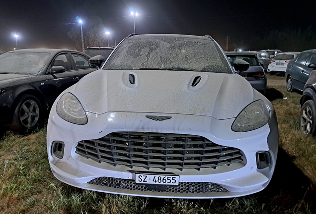 Aston Martin DBX