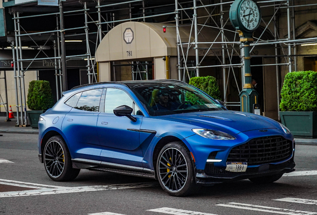 Aston Martin DBX707