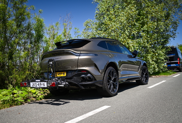 Aston Martin DBX707