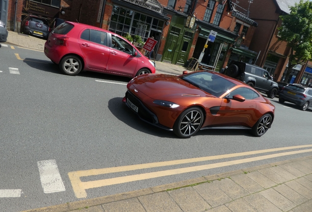 Aston Martin V8 Vantage 2018