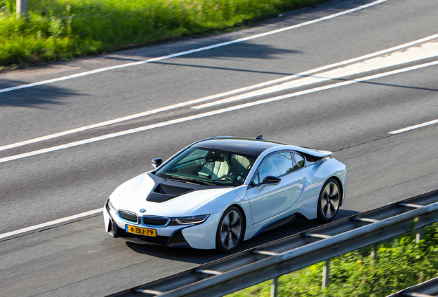 BMW i8