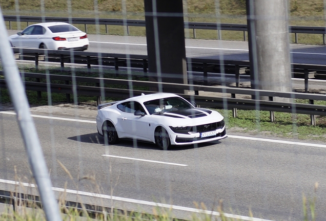Ford Mustang Dark Horse 2024
