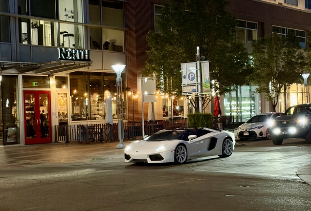 Lamborghini Aventador LP700-4 Roadster