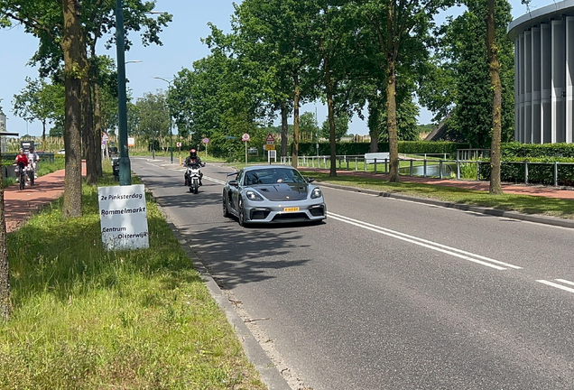 Porsche 718 Cayman GT4 RS Weissach Package