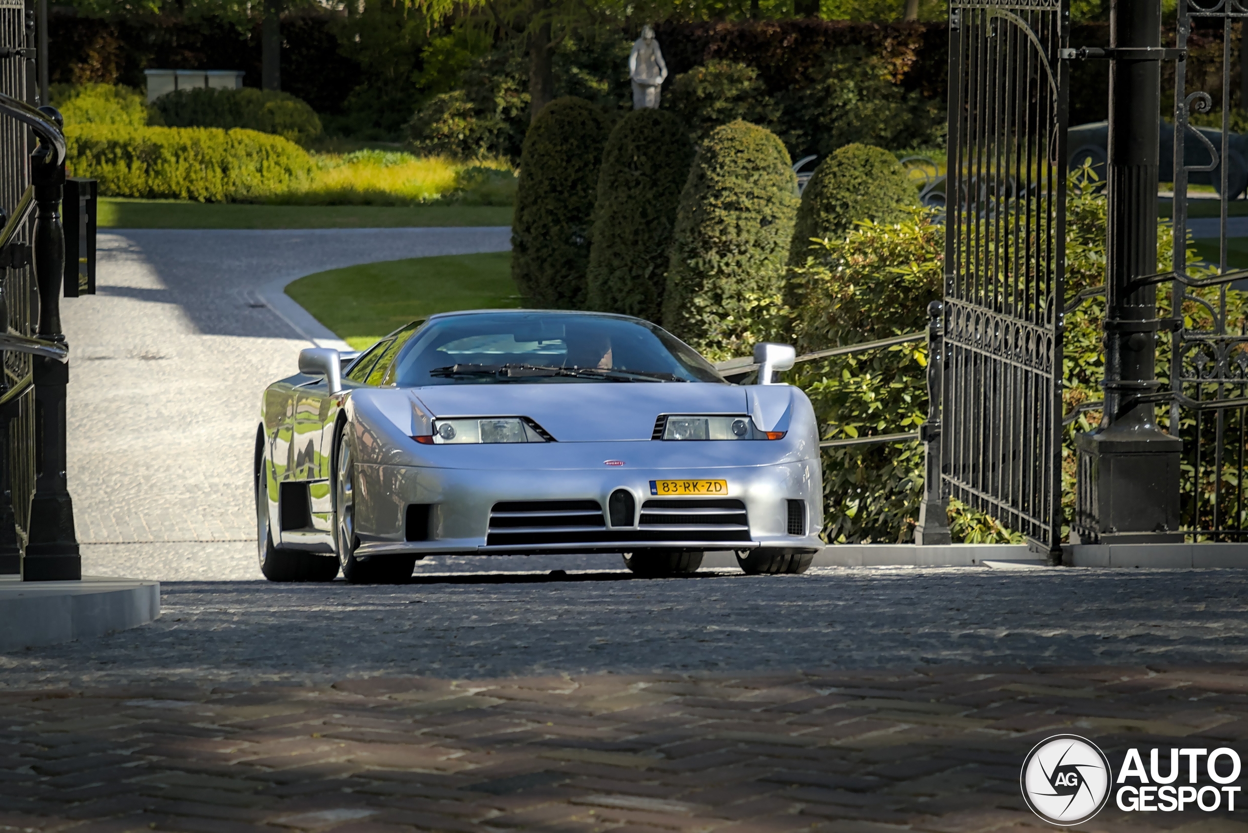 Bugatti EB110 SS