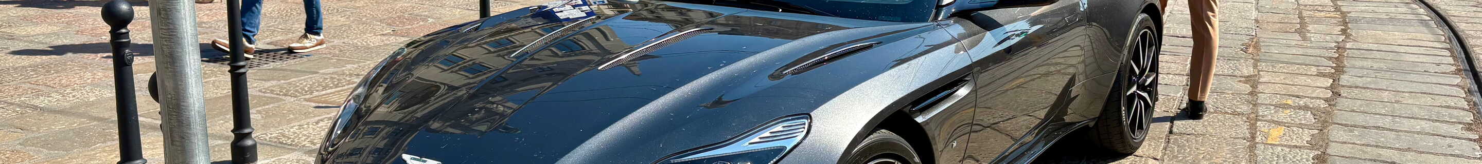 Aston Martin DB11