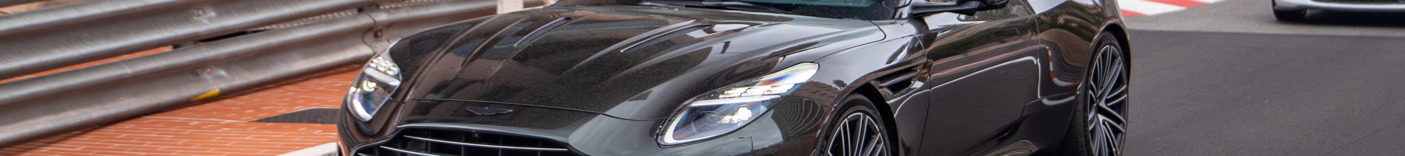 Aston Martin DB12