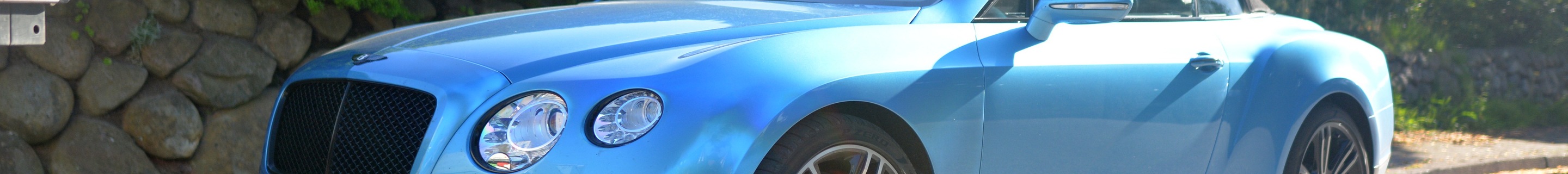 Bentley Continental GTC V8