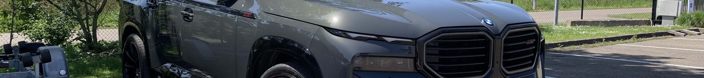 BMW XM G09 Label Red Larte Design