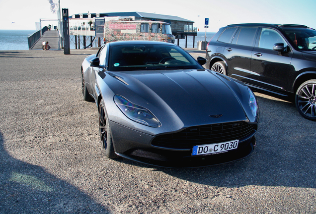 Aston Martin DB11 AMR