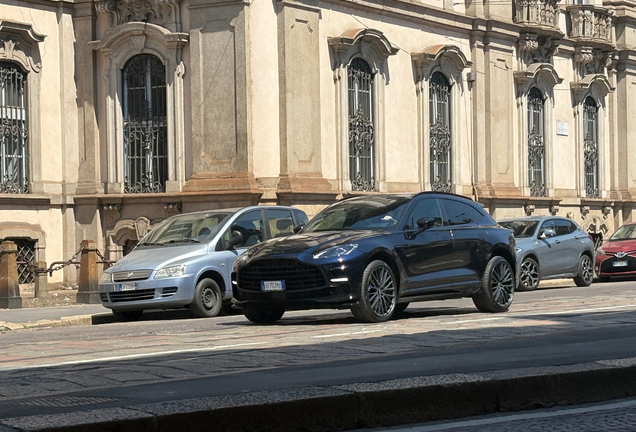Aston Martin DBX707