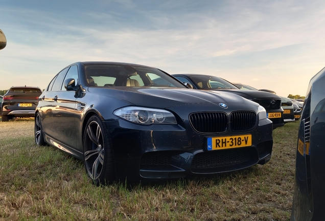 BMW M5 F10 2011