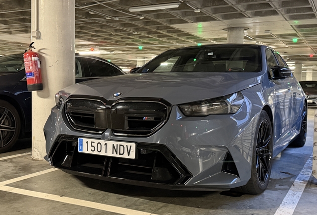 BMW M5 G90