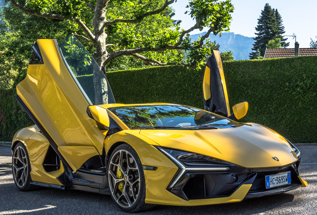 Lamborghini Revuelto