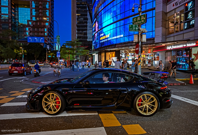 Porsche 718 Cayman GT4
