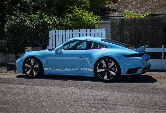 Porsche 992 Sport Classic