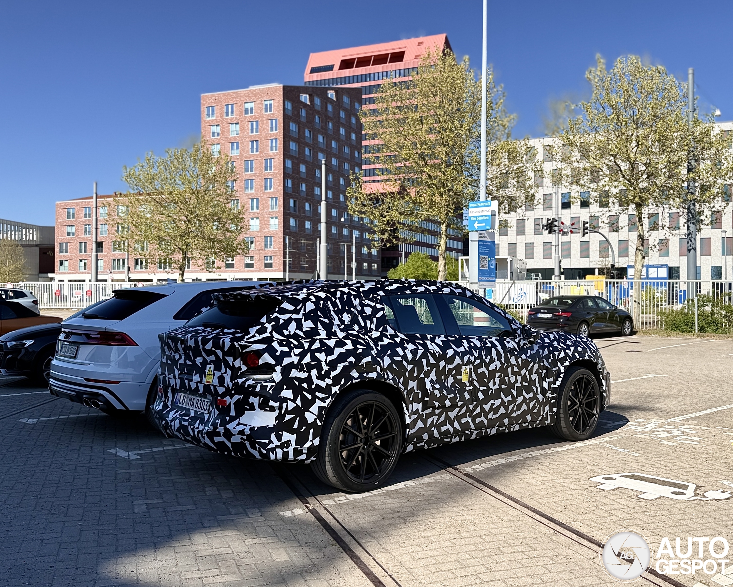 Mercedes-amg gt suv