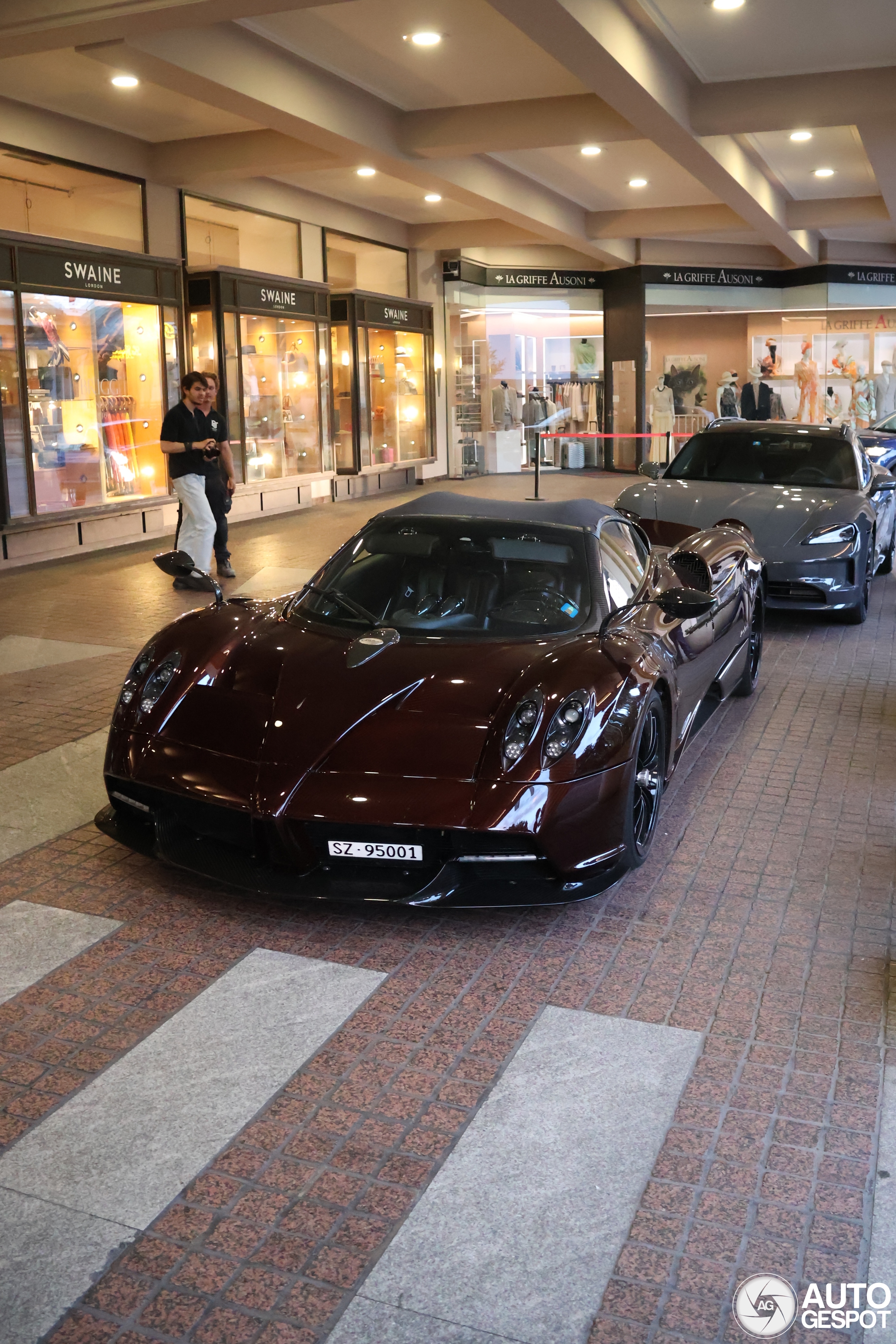 Pagani Huayra Roadster
