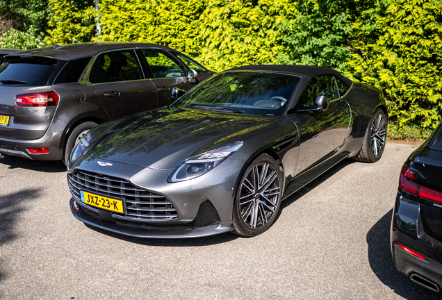 Aston Martin DB12 Volante