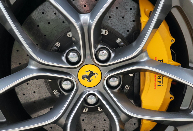 Ferrari GTC4Lusso T