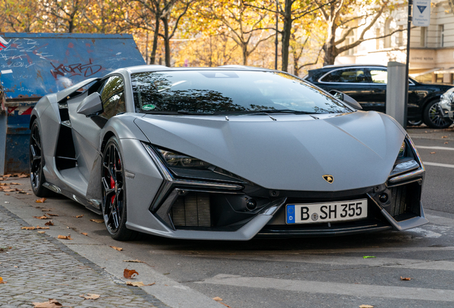 Lamborghini Revuelto