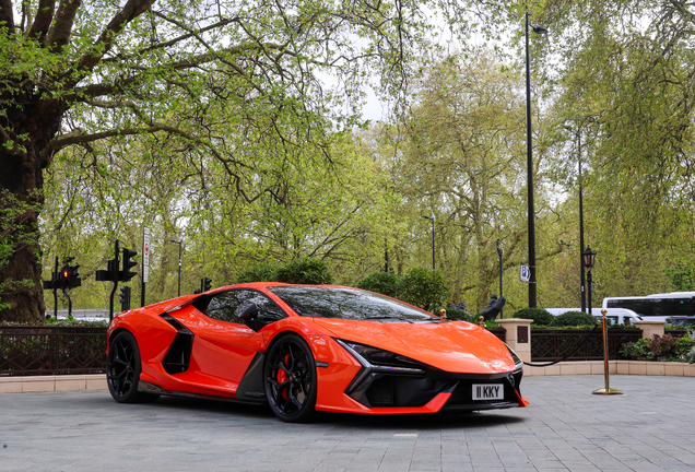 Lamborghini Revuelto