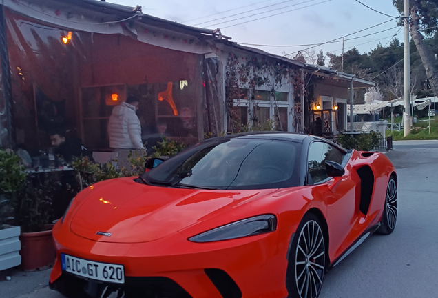 McLaren GT