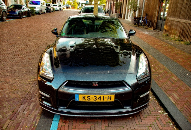 Nissan GT-R 2012