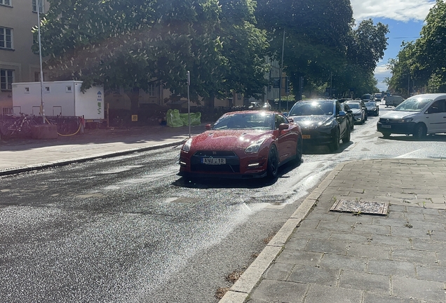 Nissan GT-R 2014