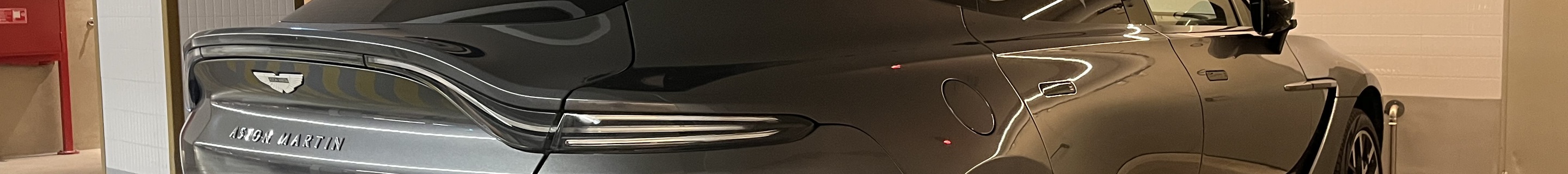 Aston Martin DBX