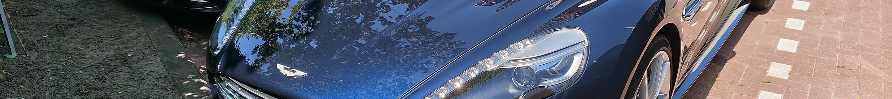 Aston Martin Vanquish 2013
