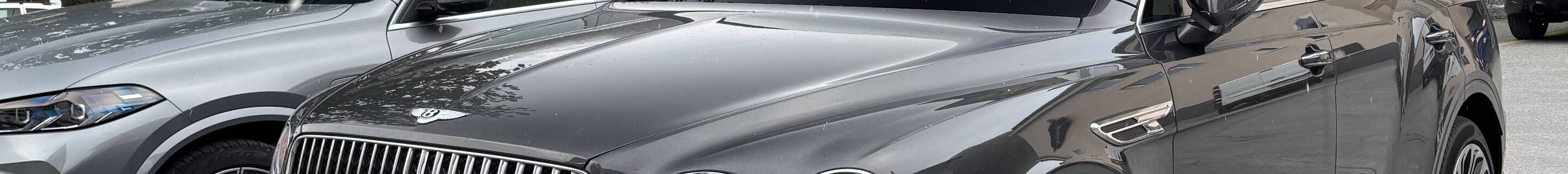 Bentley Bentayga Azure 2024