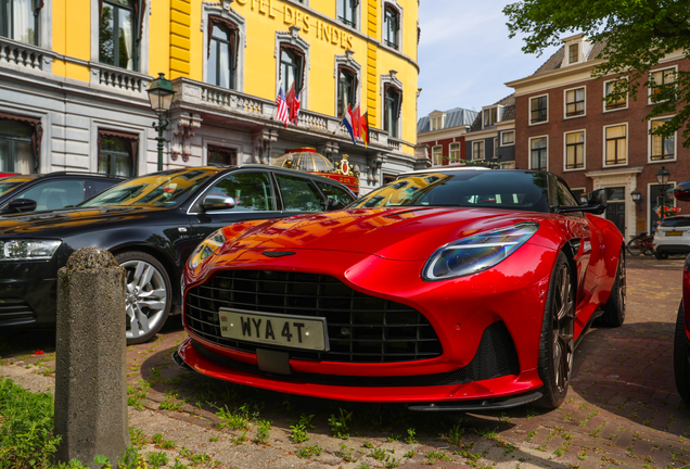 Aston Martin DB12 Volante