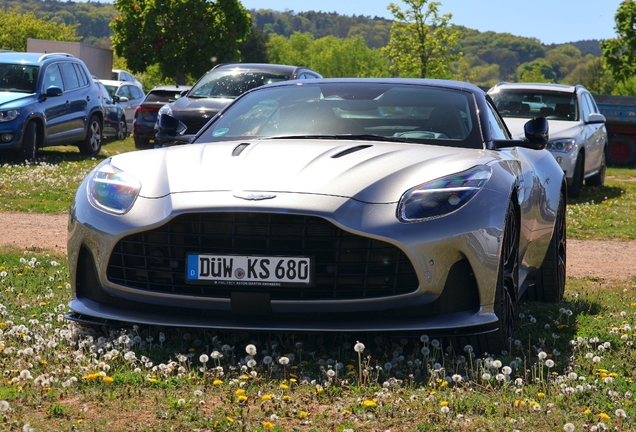 Aston Martin DB12 Volante