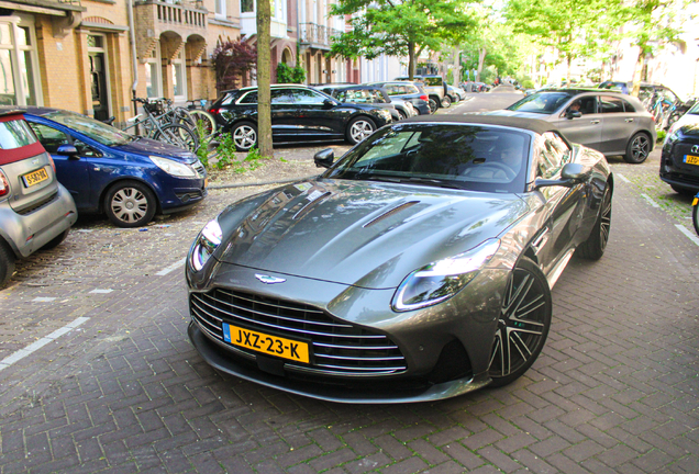 Aston Martin DB12 Volante