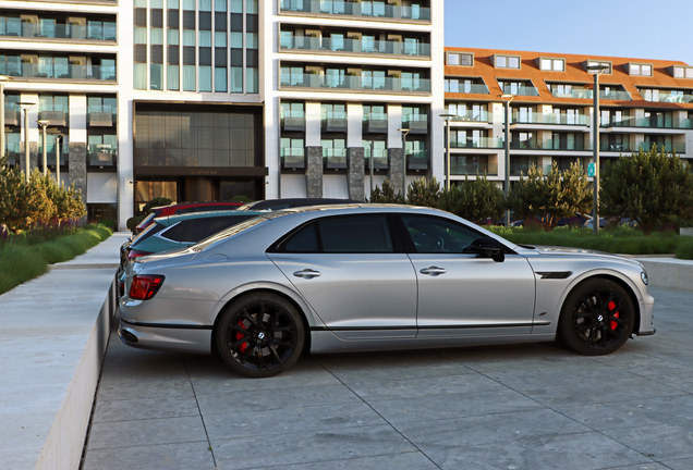 Bentley Flying Spur Hybrid S