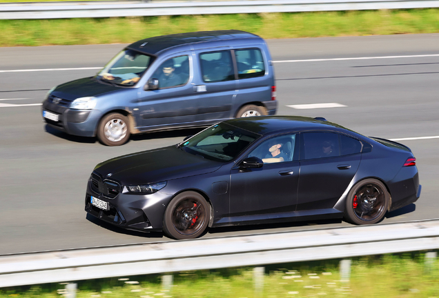 BMW M5 G90