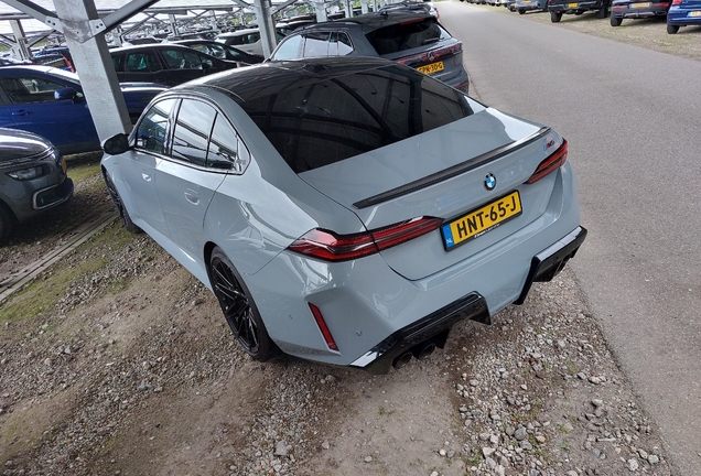 BMW M5 G90
