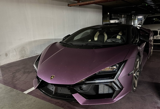 Lamborghini Revuelto