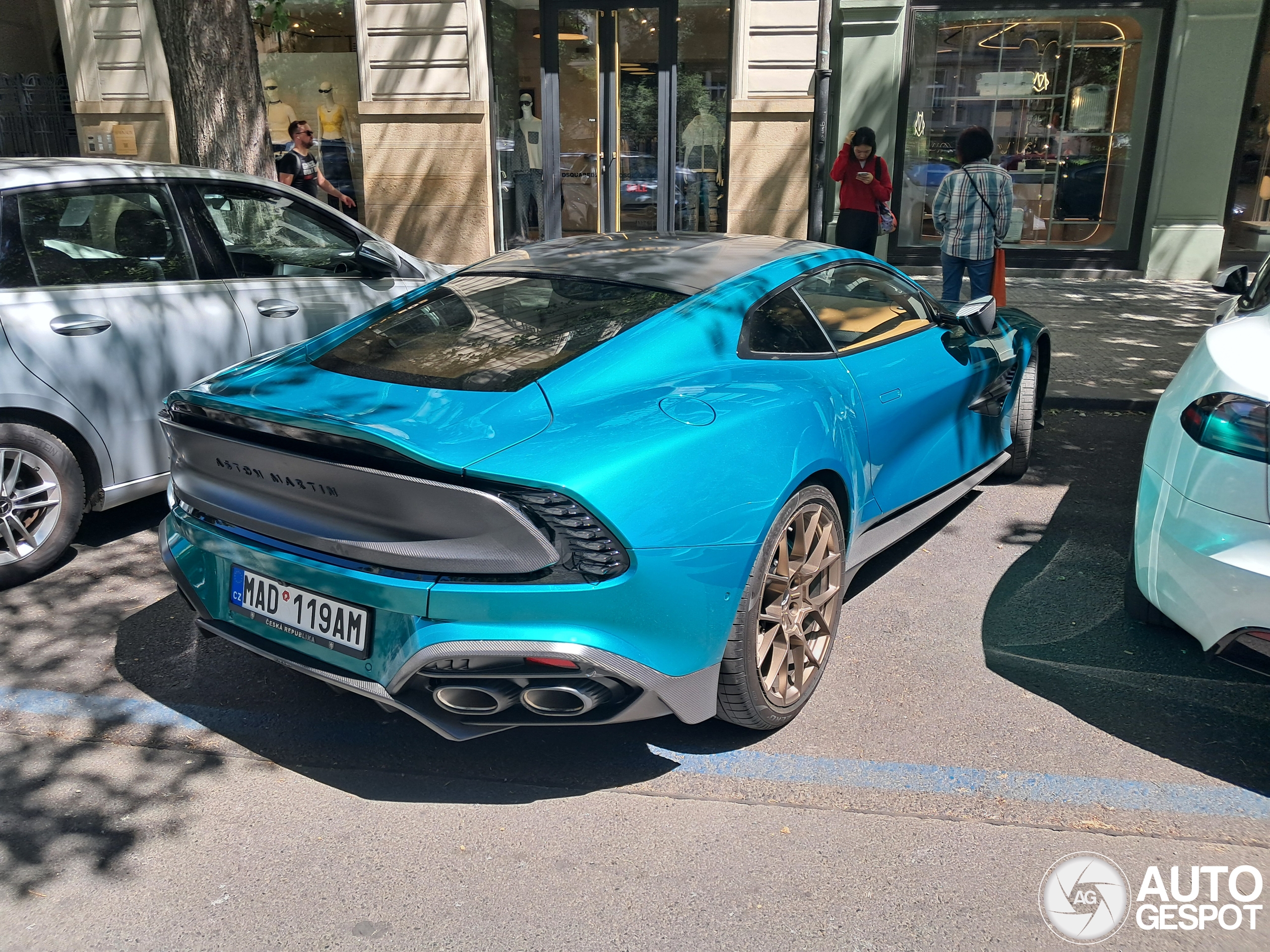 Aston Martin Vanquish 2025