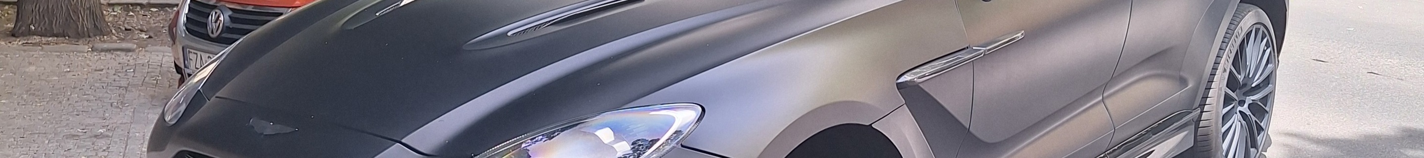 Aston Martin DBX707