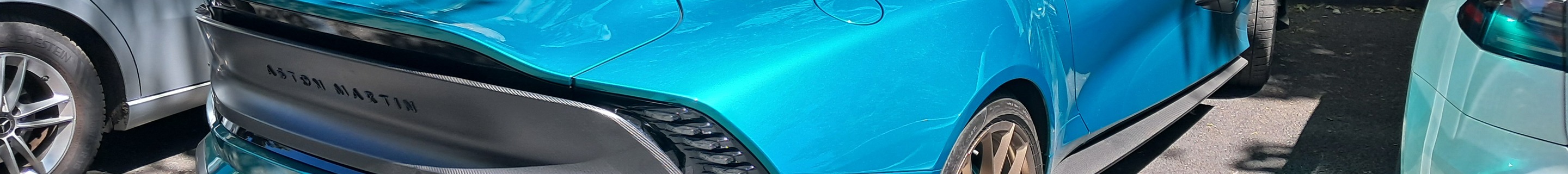 Aston Martin Vanquish 2025