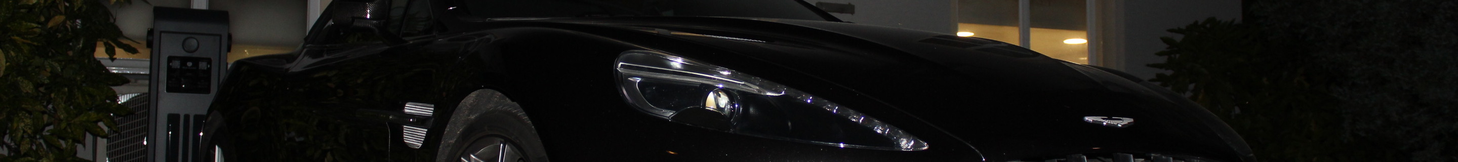 Aston Martin Vanquish Volante
