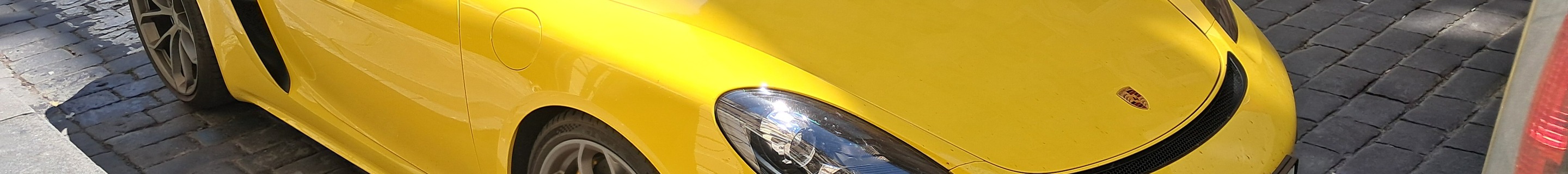 Porsche 718 Cayman GT4
