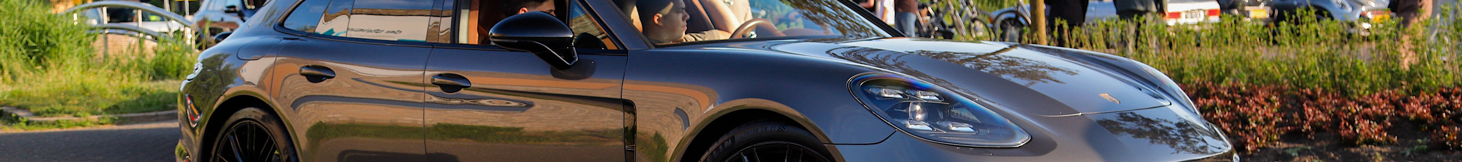 Porsche 971 Panamera Turbo S E-Hybrid Sport Turismo MkI