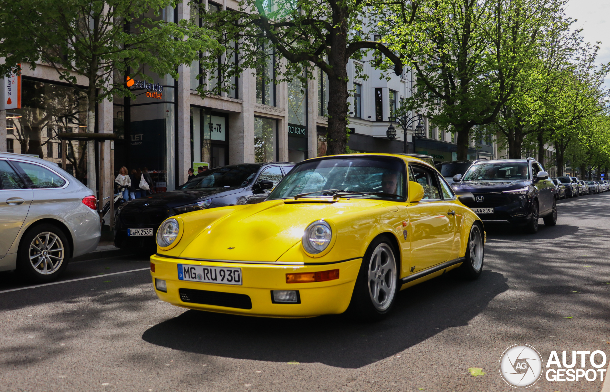 RUF 930 CTR Yellowbird