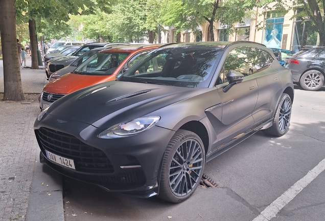 Aston Martin DBX707