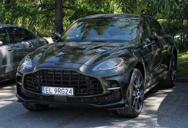 Aston Martin DBX707