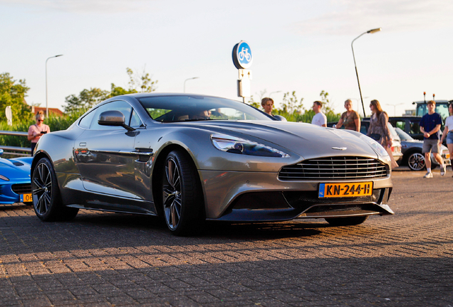 Aston Martin Vanquish 2013